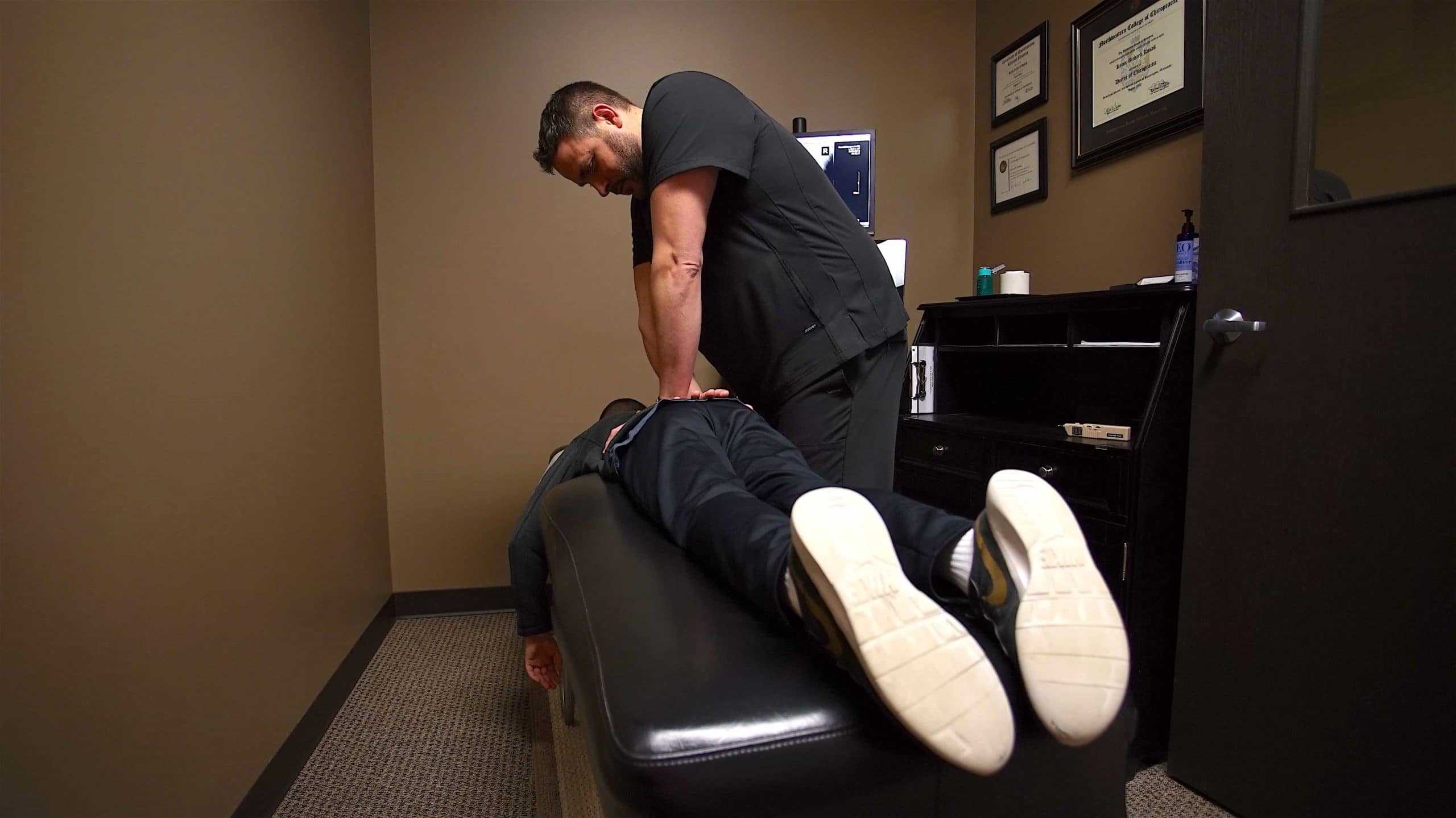 Knee Pain Treatment in West Omaha, NE Kosak Chiropractic